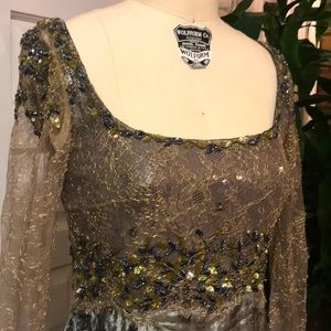 Badgley Mischka gown in printed gray color velvet/fine lace size 6